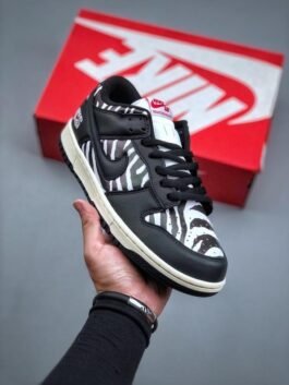 Nike SB DUNK LOW ZEBRA