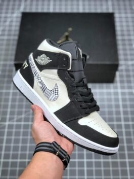 NIKE – AIR JORDAN 1