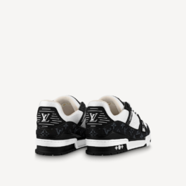 LOUIS VUITTON – SNEAKER