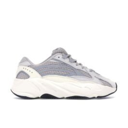 ADIDAS – YEEZY 700