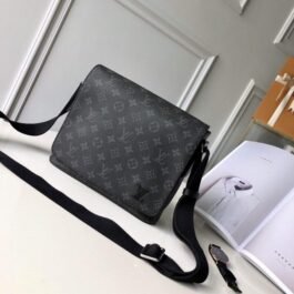 LOUIS VUITTON – SHOULDER BAG