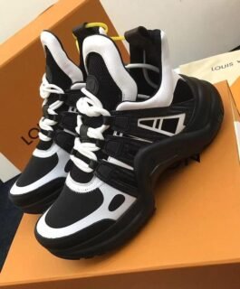 LOUIS VUITTON – SNEAKER