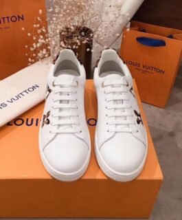 LOUIS VUITTON – SNEAKER