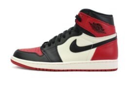 NIKE – AIR JORDAN  RETRO 1 HIGH ‘BRED TOE’ RED